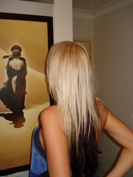 Blonde teen Aussie Jewel releases her great body from a bath towel
