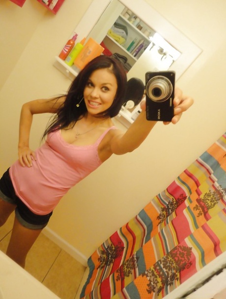 Hot chick Ruby Knox taking selfies in mirror while removing her clothes