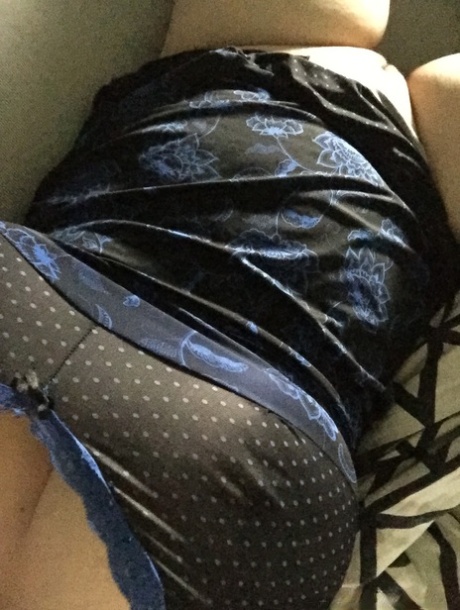Sexy American BBW teasing with her cleavage and revealing her big tits
